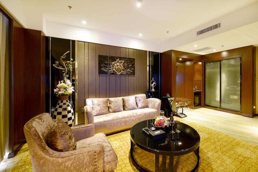 Xiamen Discovery Hotel Room photo