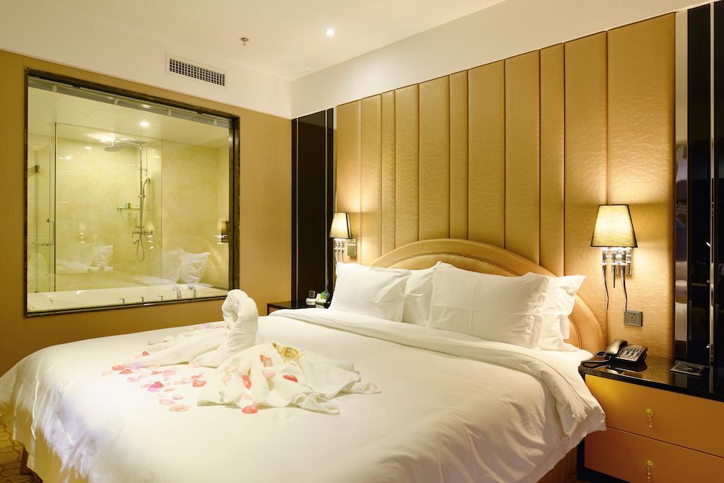 Xiamen Discovery Hotel Room photo